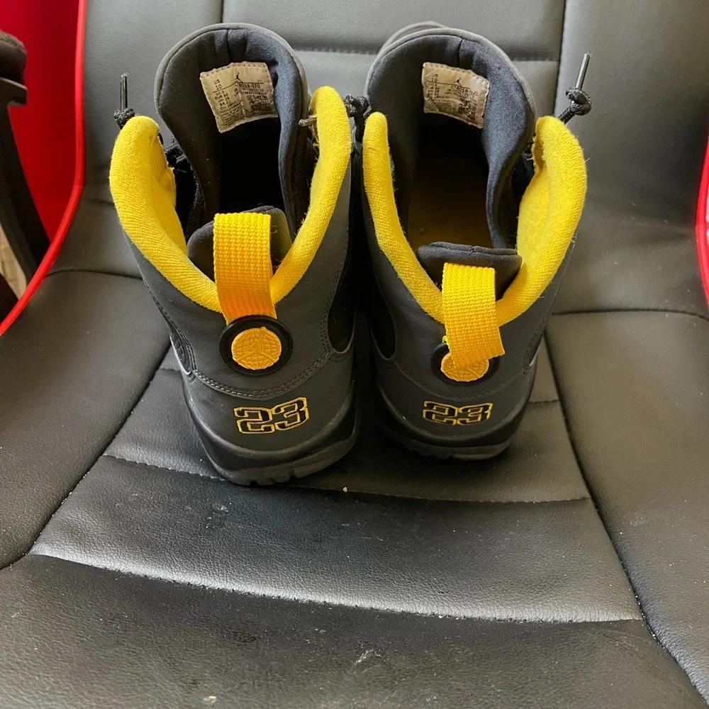 Jordan 9 - Picture 2 of 5